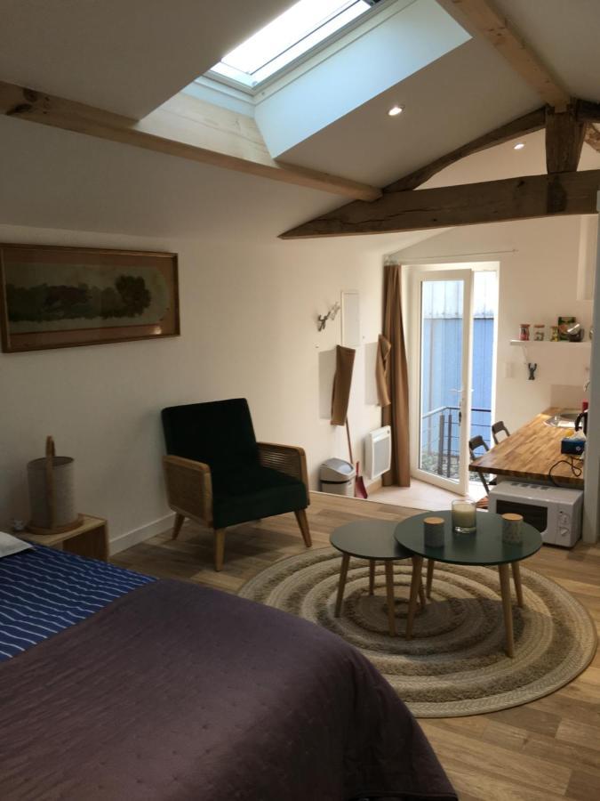 Cabanes et chambre à la Bernardiere Sevremoine Extérieur photo