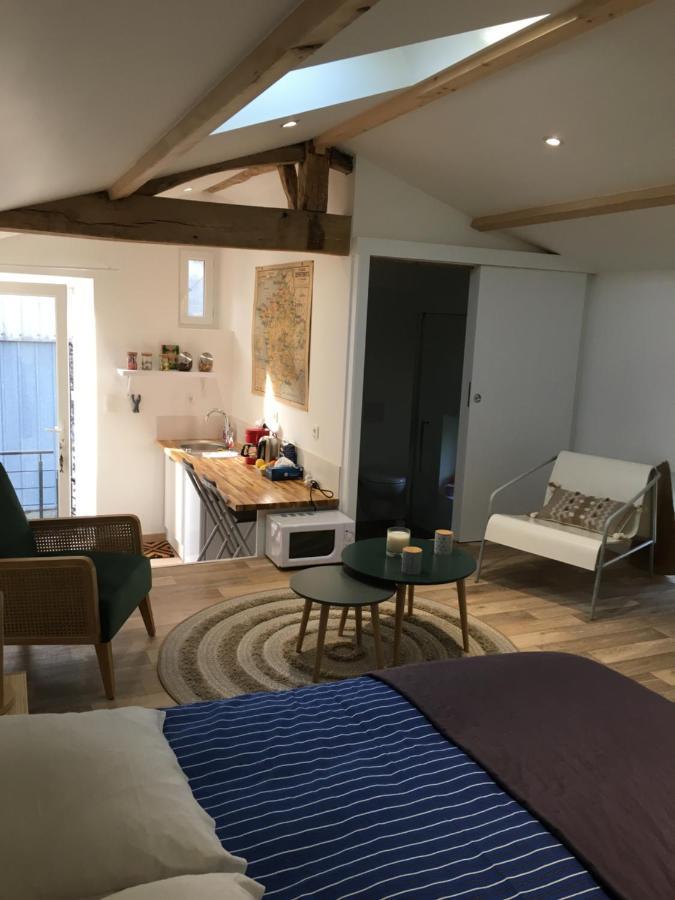 Cabanes et chambre à la Bernardiere Sevremoine Extérieur photo